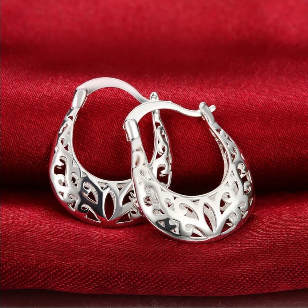 New Vintage Oval Hoop 18K White GP Earrings